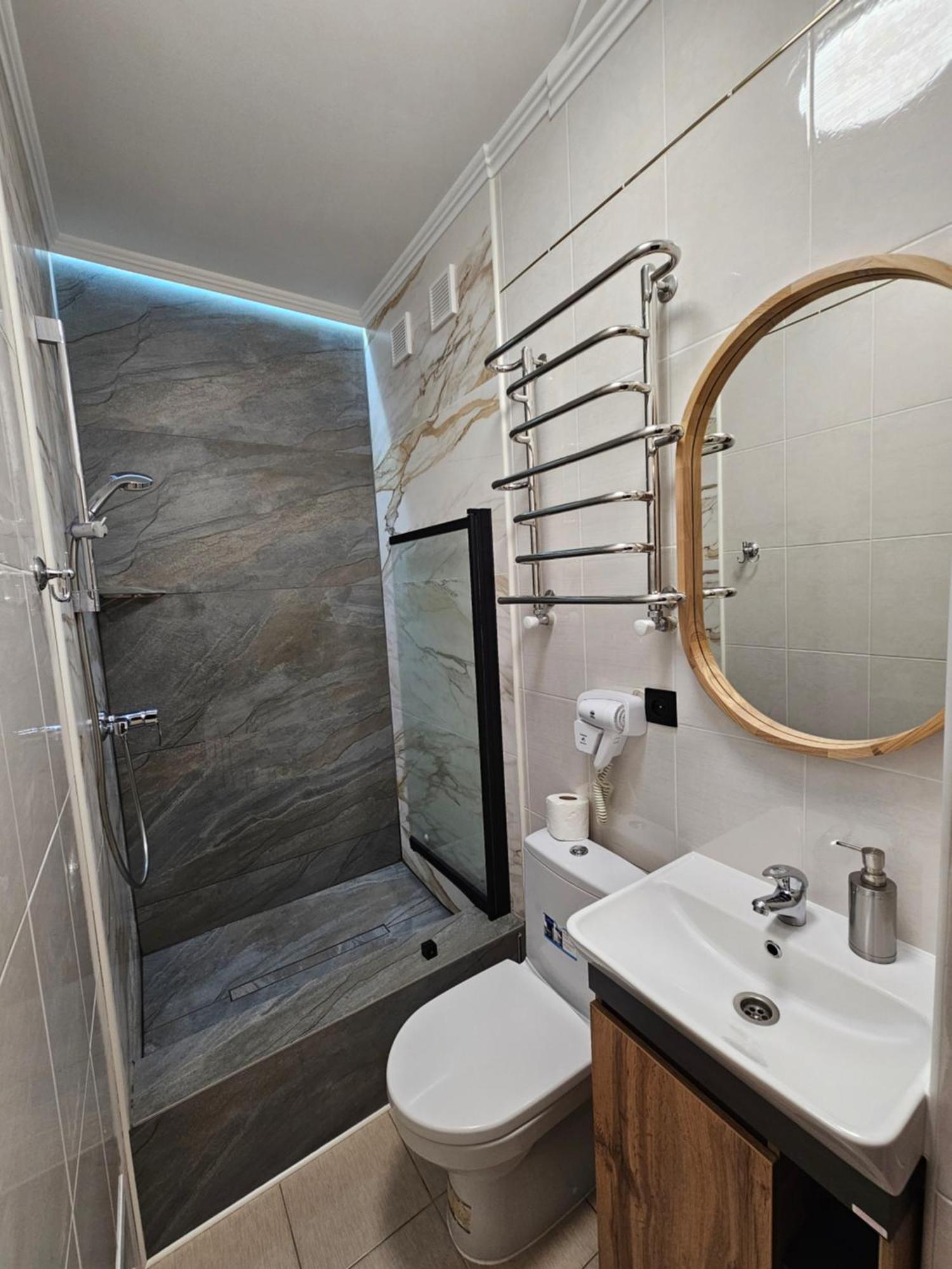 Petropavlivska Apartment Тиха Вуличка В Центрі Старого Міста Kamjanyi Potoki Kültér fotó